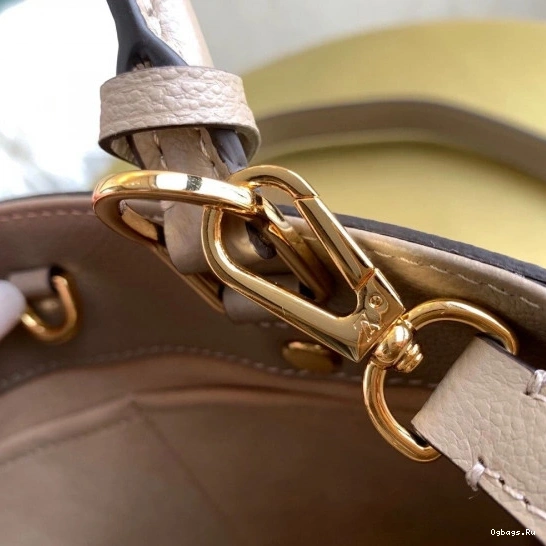 LOUIS MONTAIGNE BB VUITTON 1229